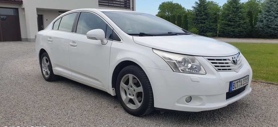 Toyota Avensis cena 25900 przebieg: 238000, rok produkcji 2009 z Sandomierz małe 529